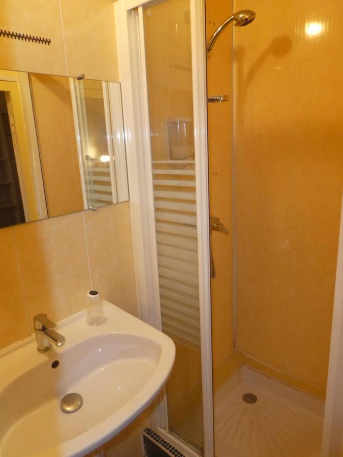 Etanit ! Beziers Plein Centre - 1Mn Du Bus, De La Gare Du Train Et Liaison Aeroport -Chambres Climatisees -Spacieuses Amenagees Pour Singles, Couple, Et Ou Familles -Parking A Velos -Consigne Exterior photo